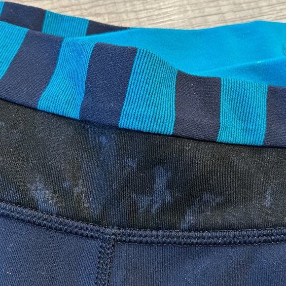 LULULEMON | Women’s Yoga Shorts - Picture 7 of 9